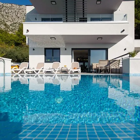 Leona A Luxury Near Makarska, Heated Pool Villa Zivogosce
