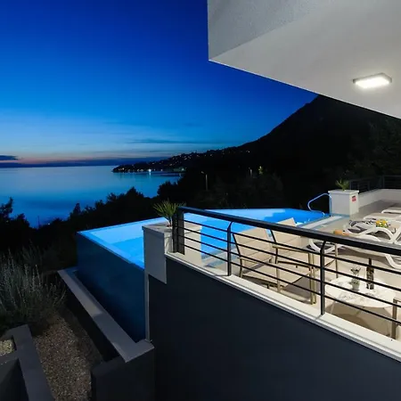 빌라 Leona A Luxury Near Makarska, Heated Pool Živogošće