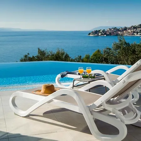 Villa Leona A Luxury Near Makarska, Heated Pool *