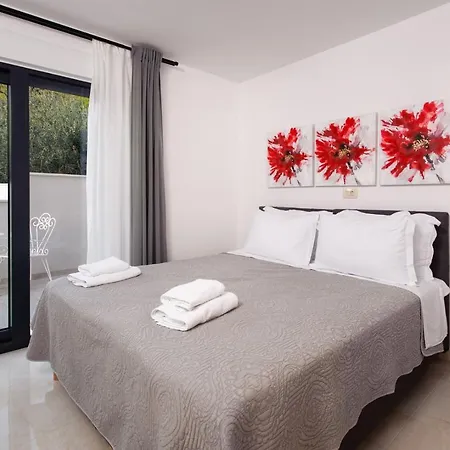 Leona A Luxury Near Makarska, Heated Pool Zivogosce