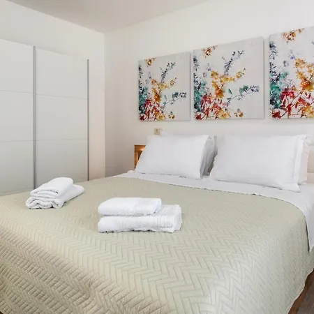 Leona A Luxury Near Makarska, Heated Pool 빌라 *