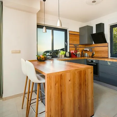 Leona A Luxury Near Makarska, Heated Pool Villa *